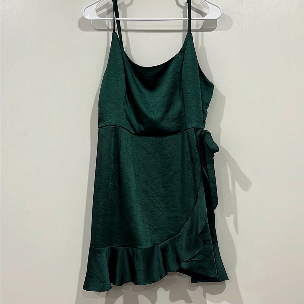 Elegant Green Sleeveless Dress
